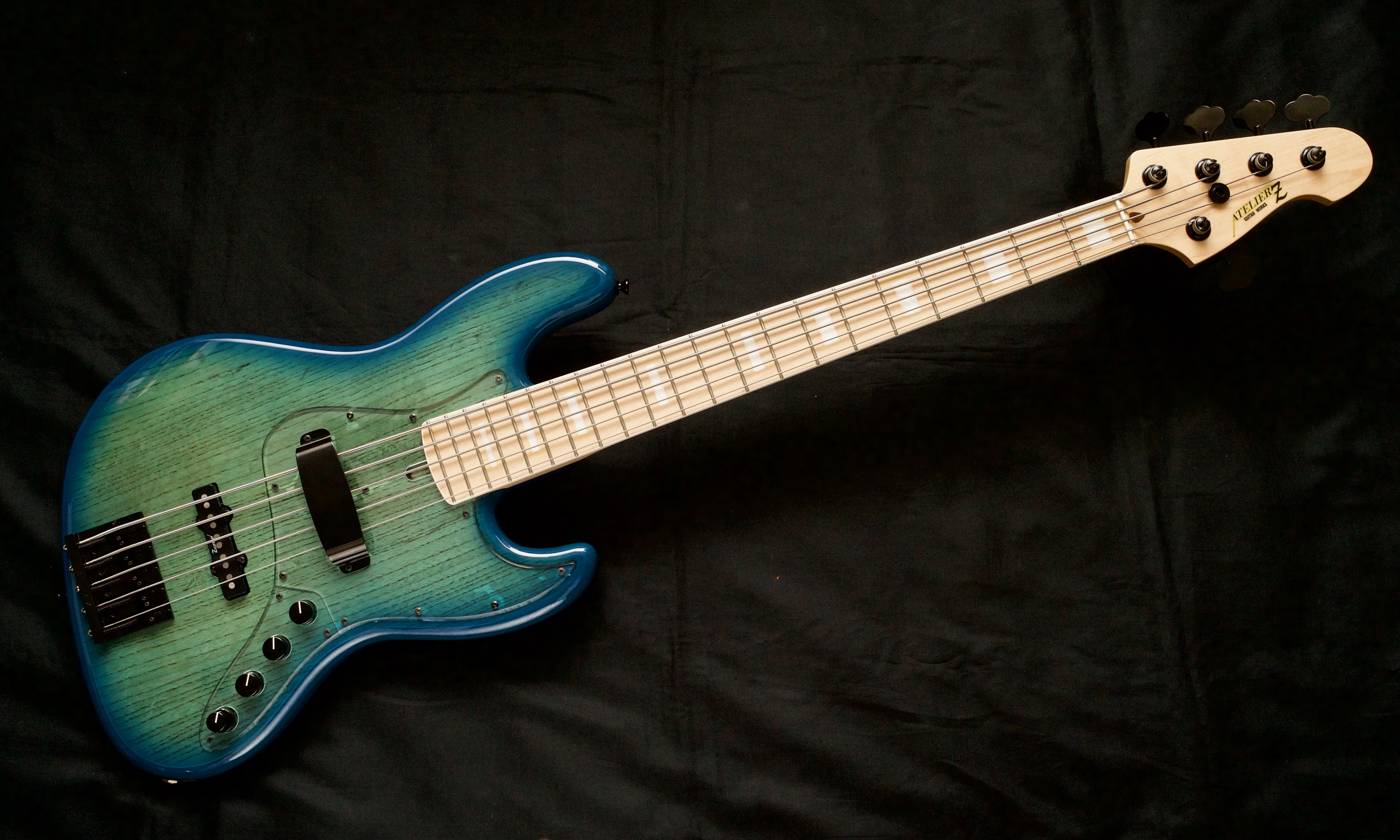 Atelier Z M265 Custom Finish - bassFREQ